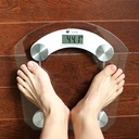 ميزان رقمي زجاجي بشاشة LCD من الزجاج المقسى لقياس الوزن . - Image 2