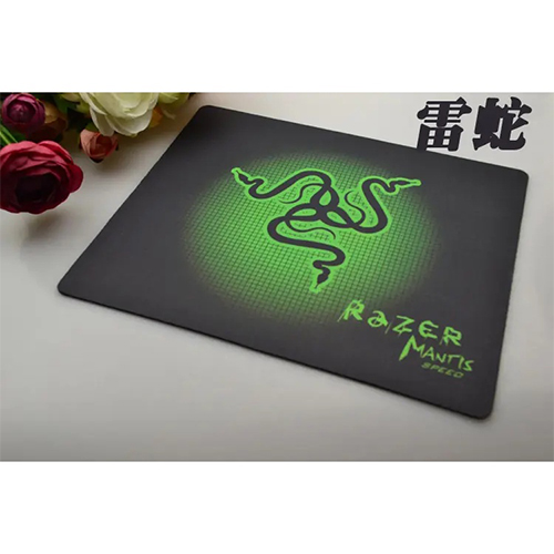 لوحة ماوس ألعاب مطاطية مربعة الشكل بتصميم ثعبان وحافة مقفلة